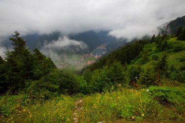 Uzungol, Trabzon ilinin Trabzon ilçesinde bulunan bir baraj gölüdür..