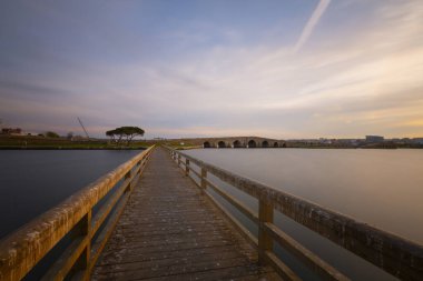 Buyukcekmece plajı ve gölü, rıhtımı
