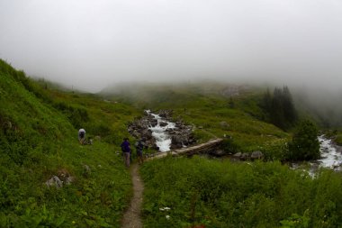 Elevit Platosu - Rize. 1884 metre yükseklikte, Amlhemin Bölgesi 'nde yer almaktadır..