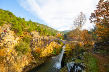 Clandras Köprüsü ve Şelalesi, Usak, Türkiye