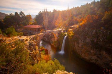 Clandras Köprüsü ve Şelalesi, Usak, Türkiye