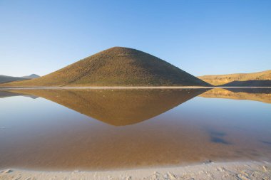 Meke krater gölü ve manzarası, Konya