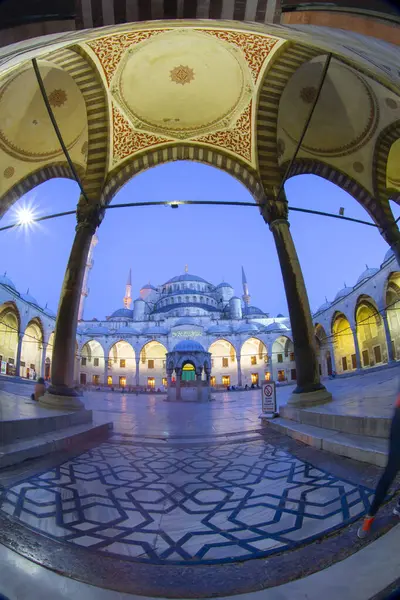 Sultanahmet Camii ve mimari görünüşü
