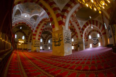 Eski Cami, Türkiye 'nin Edirne ilinin merkezinde yer alan bir camidir. Edirne 'deki zamanımıza kadar ayakta kalan ilk anıtsal yapı olarak da bilinir..