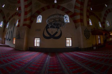 Eski Cami, Türkiye 'nin Edirne ilinin merkezinde yer alan bir camidir. Edirne 'deki zamanımıza kadar ayakta kalan ilk anıtsal yapı olarak da bilinir..