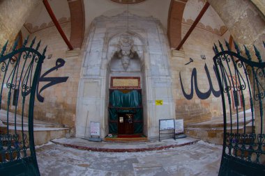 Eski Cami, Türkiye 'nin Edirne ilinin merkezinde yer alan bir camidir. Edirne 'deki zamanımıza kadar ayakta kalan ilk anıtsal yapı olarak da bilinir..