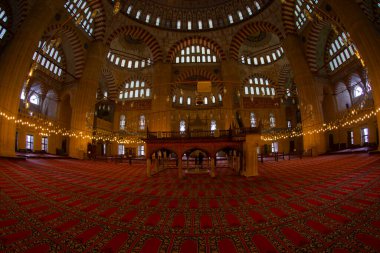 Selimiye Camii, Mimar Sinan tarafından Osmanlı İmparatorluğu 'nun önceki başkenti Edirne' de Osmanlı Sultanı II..