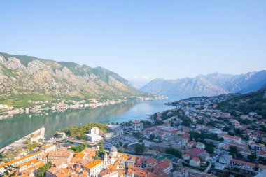 Kotor, Karadağ 'da bir kıyı kentidir. Kalenin manzarası.