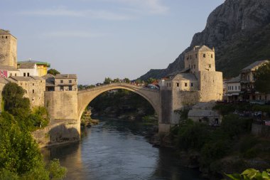 Tarihi Mostar Köprüsü 'nün havadan görünüşü