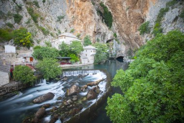Blagaj Alperenler Pansiyonu ve Sari Saltuk Hazretleri 'nin mezarı.