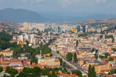 Beyaz Kale, Saraybosna 'nın tarihi merkezine bakan antik bir kale. Bosna-Hersek 'in ulusal bir anıtı..