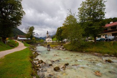 Ramsau am Dachstein, Avusturya 'nın Styria eyaletinde yer alan bir şehirdir..