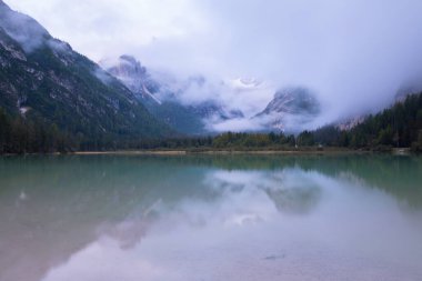 Dolomitler, İtalya 'nın kuzeydoğusunda yer alan bir sıradağlardır..