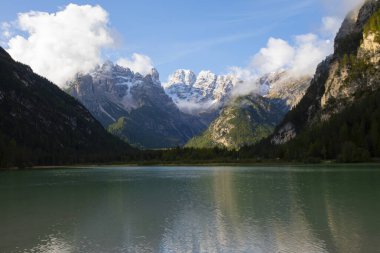 Dolomitler, İtalya 'nın kuzeydoğusunda yer alan bir sıradağlardır..
