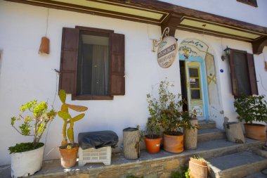Sirince, İzmir 'in Seluk ilçesine bağlı bir mahalle..