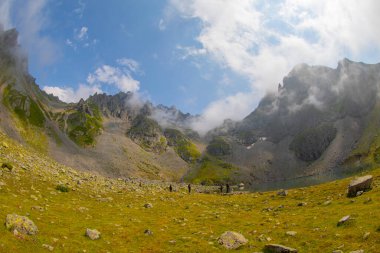 Avusor Platosu ve Avusor Gölü