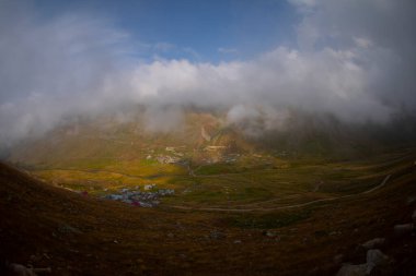 Trovit Platosu (Ermenice: -Trovit), Rize 'nin merkezine 64 km uzaklıkta bulunan bir plato..
