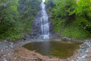 Rize 'nin Amlhemin ilçesinde yer alan Bulut Şelalesi, Trkiye' nin en yüksek akan şelalesidir..