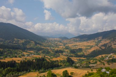 Karagl, Artvin 'in 25 kilometre kuzeyinde bulunan bir baraj gölüdür..