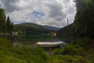 Karagl, Artvin 'in 25 kilometre kuzeyinde bulunan bir baraj gölüdür..