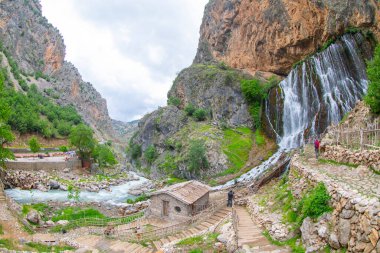 Kapuzbas Şelaleleri, Yahyal ilçesinin Kapuzba Köyü sınırları içinde yer alan kaynak şelalelerdir. Şelalelerden biri Trkiye 'deki en yüksek şelaledir ve dünyanın en yüksek ikinci şelalesidir..