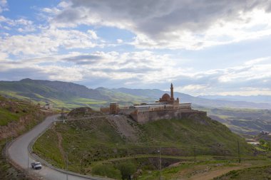 Ishak Paşa Sarayı, Ar 'ın Doubayazt ilçesine bağlı bir saraydır..