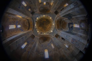 Akdamar Adası, Van ve Bitlis illeri arasında yer alan Van Gölü 'ndeki en büyük ikinci adadır..