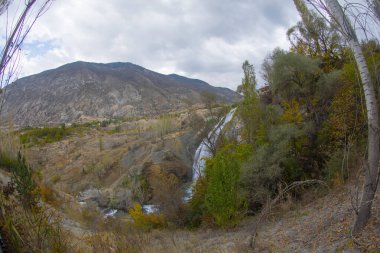 Tortum Şelalesi, Erzurum 'un Uzundere ilçesine bağlı Tortum Irmağı üzerinde yer alan bir şelaledir..