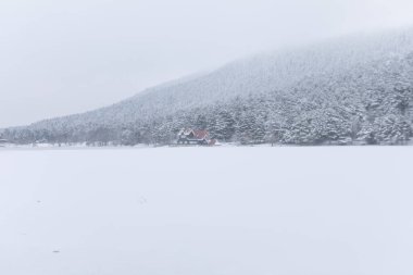 Golcuk, Bolu 'nun Mudurnu ilçesine bağlı bir baraj gölüdür..