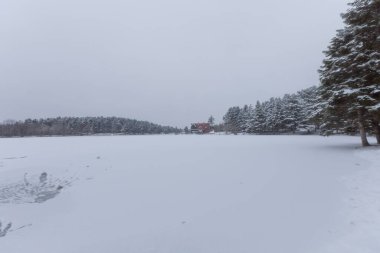 Golcuk, Bolu 'nun Mudurnu ilçesine bağlı bir baraj gölüdür..
