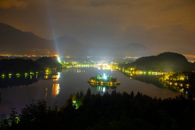 Bled Gölü, Slovenya 'nın kuzeybatısında Bled kasabasının bitişiğindeki Yukarı Carniolan bölgesinde yer alan bir göldür..