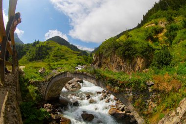 Kackar Dağları, kuzey Trkiye 'de doğu Karadeniz kıyısı boyunca uzanan bir sıradağdır. Kuzey Anadolu Dağları 'nın doğu kısmını oluştururlar..