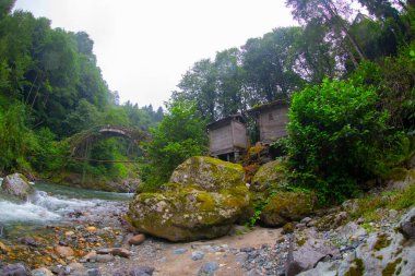 Kackar Dağları, kuzey Trkiye 'de doğu Karadeniz kıyısı boyunca uzanan bir sıradağdır. Kuzey Anadolu Dağları 'nın doğu kısmını oluştururlar..