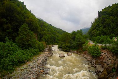Kackar Dağları, kuzey Trkiye 'de doğu Karadeniz kıyısı boyunca uzanan bir sıradağdır. Kuzey Anadolu Dağları 'nın doğu kısmını oluştururlar..