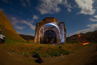Palu, Elaz ilinin bir ilçesidir. 1 kasaba, 36 köy ve 10 mahalle var. Beyhan ilçesinde 4 mahalle var..