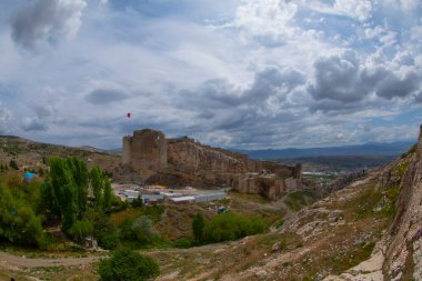 Harput Şatosu, Urartianlar tarafından dikdörtgen bir plan üzerine inşa edilmiş mimari bir yapıdır. Mevcut Elaz il sınırları içindeki tarihi Harput mahallesinde yer almaktadır..