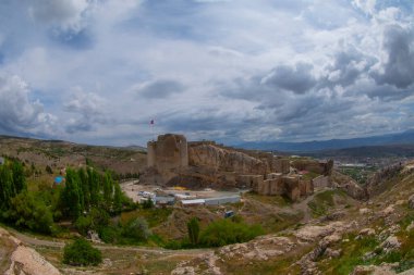 Harput Şatosu, Urartianlar tarafından dikdörtgen bir plan üzerine inşa edilmiş mimari bir yapıdır. Mevcut Elaz il sınırları içindeki tarihi Harput mahallesinde yer almaktadır..
