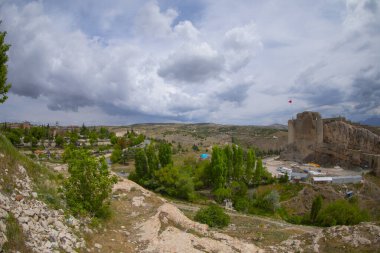 Harput Şatosu, Urartianlar tarafından dikdörtgen bir plan üzerine inşa edilmiş mimari bir yapıdır. Mevcut Elaz il sınırları içindeki tarihi Harput mahallesinde yer almaktadır..