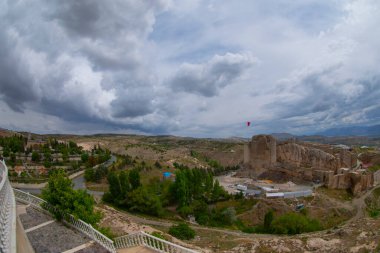 Harput Şatosu, Urartianlar tarafından dikdörtgen bir plan üzerine inşa edilmiş mimari bir yapıdır. Mevcut Elaz il sınırları içindeki tarihi Harput mahallesinde yer almaktadır..