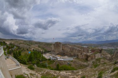 Harput Şatosu, Urartianlar tarafından dikdörtgen bir plan üzerine inşa edilmiş mimari bir yapıdır. Mevcut Elaz il sınırları içindeki tarihi Harput mahallesinde yer almaktadır..