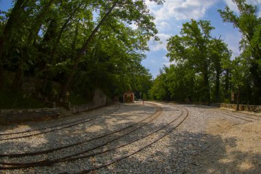 Pilio, Yunanistan 'daki Milies köyündeki güzel eski tren istasyonu.