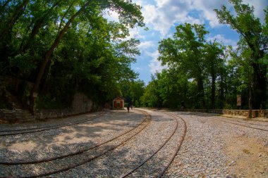 Pilio, Yunanistan 'daki Milies köyündeki güzel eski tren istasyonu.