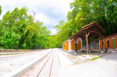 Pilio, Yunanistan 'daki Milies köyündeki güzel eski tren istasyonu.