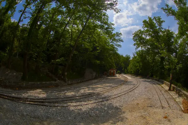 Pilio, Yunanistan 'daki Milies köyündeki güzel eski tren istasyonu.