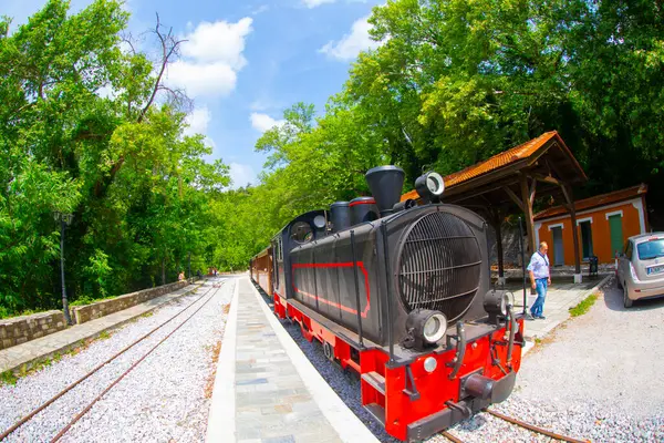 Pilio, Yunanistan 'daki Milies köyündeki güzel eski tren istasyonu.