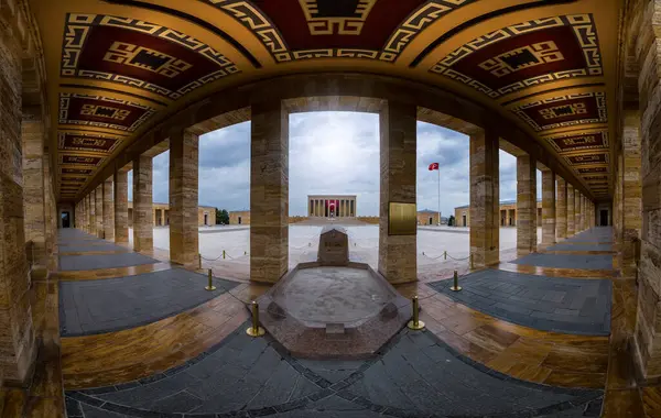 Antkabir, Ankara 'nın Ankaya ilçesinde Mustafa Kemal Atatürk' ün mozolesinin bulunduğu bir kompleks..