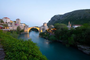 Mostar Köprüsü (Boşnakça: Stari Most), Bosna-Hersek 'in Mostar kentinden geçen Neretva Nehri üzerindeki bir köprü..