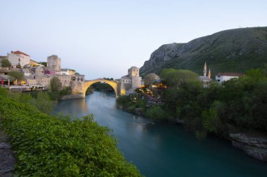 Mostar Köprüsü (Boşnakça: Stari Most), Bosna-Hersek 'in Mostar kentinden geçen Neretva Nehri üzerindeki bir köprü..