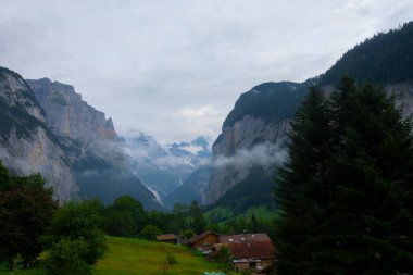 Lauterbrunnen İsviçre 'nin Bern kantonunda Interlaken-Oberhasli ilçesine bağlı bir belediyedir..