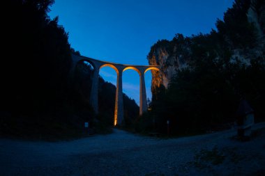 Landwasser viyadük ve manzara İsviçre 